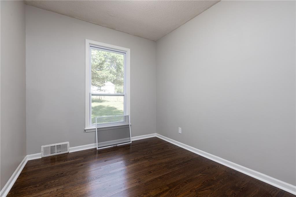 9010 East 75th Street Raytown, MO 64138 - Photo 9 of 16