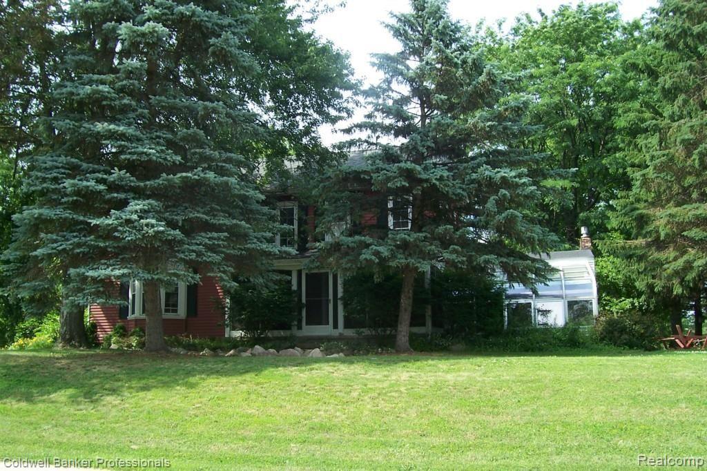 115 Daley Road Lapeer, MI 48446 - Photo 3 of 13 000_2790.jpg
