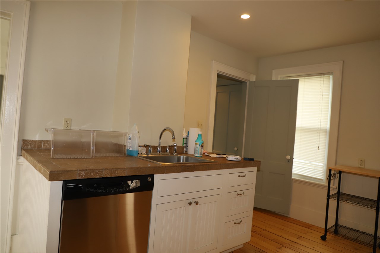 105 Atkinson Street Rockingham, VT 05101 - Photo 23 of 40