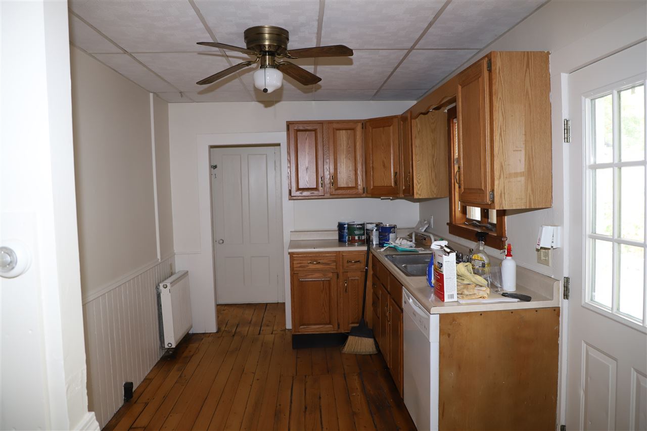105 Atkinson Street Rockingham, VT 05101 - Photo 5 of 40