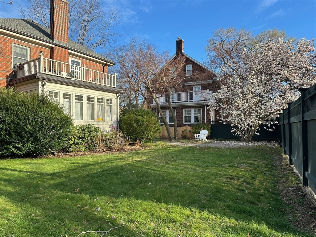 108 Crowninshield Road Brookline, MA 02446 - Photo 4 of 26