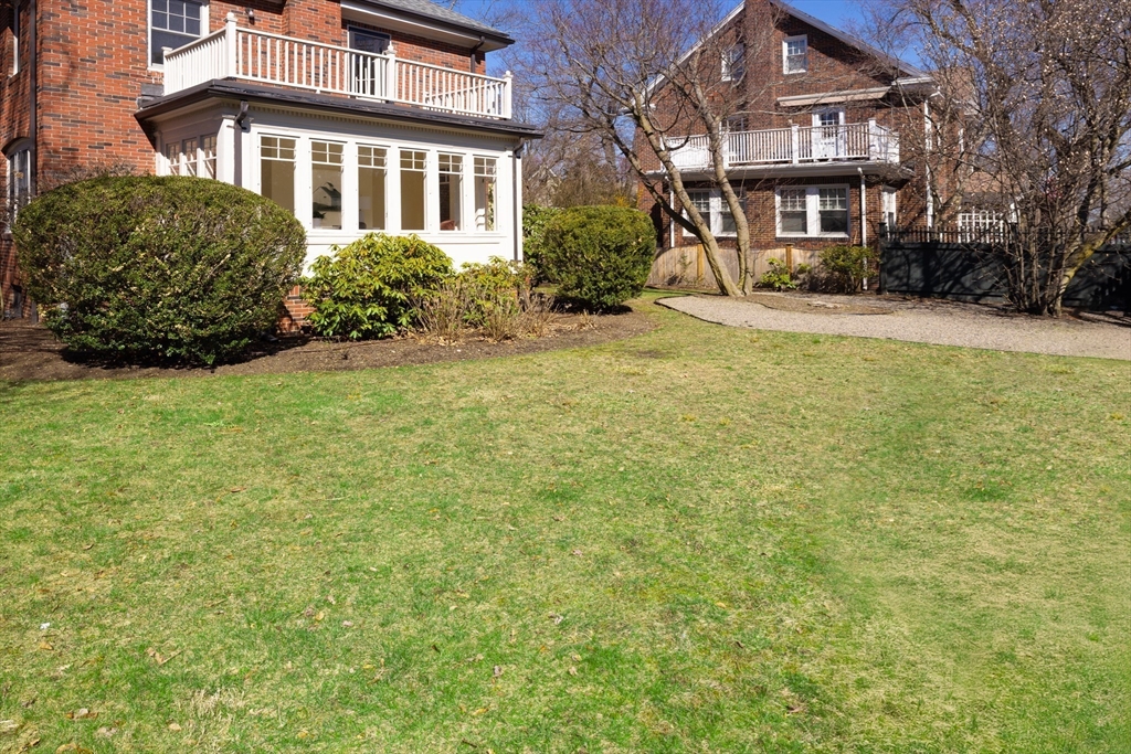 108 Crowninshield Road Brookline, MA 02446 - Photo 5 of 26