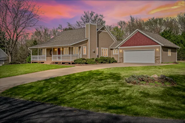 $489,900 | N12940 Sara Lane, Trempealeau, WI 54661