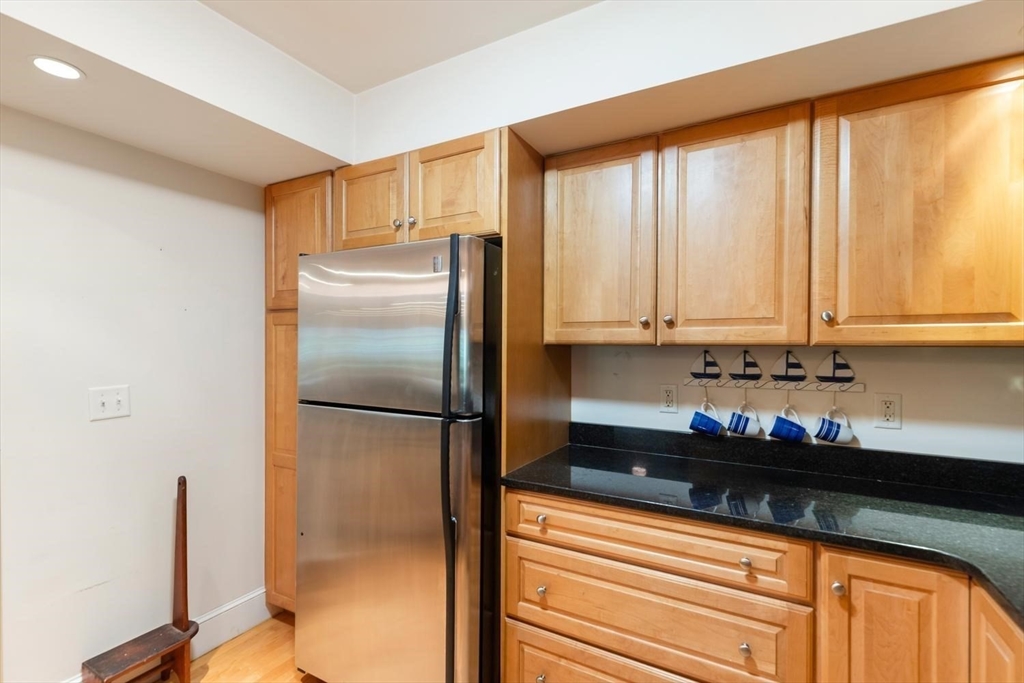 196 Main Street, Unit 1 Gloucester, MA 01930 - Photo 13 of 36