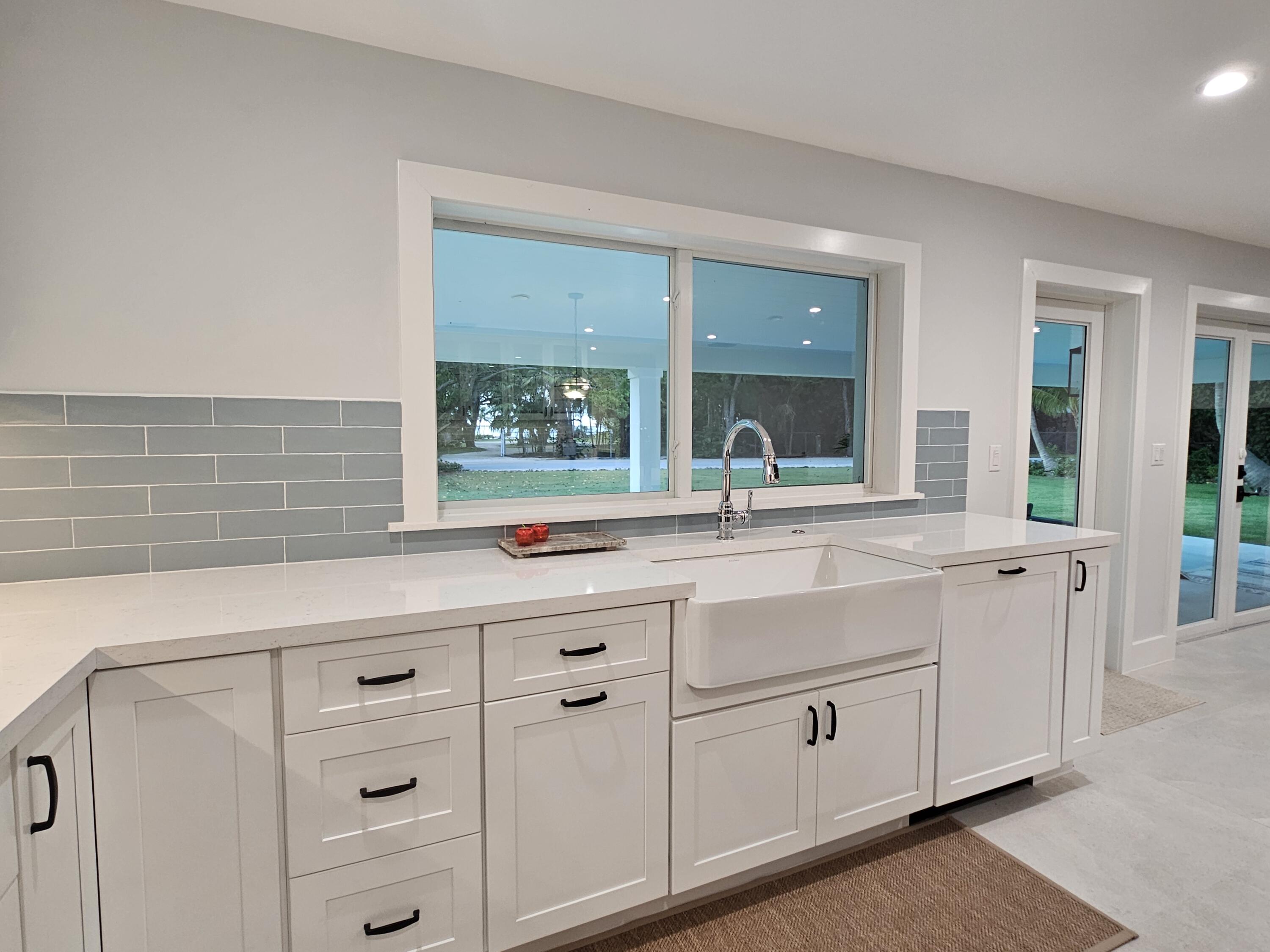 41 Sunset Road Key Largo, FL 33037 - Photo 21 of 61 kitchen w water view