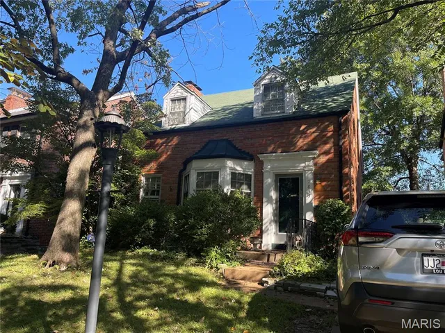 $290,000 | 7843 Cornell Avenue, University City, MO 63130