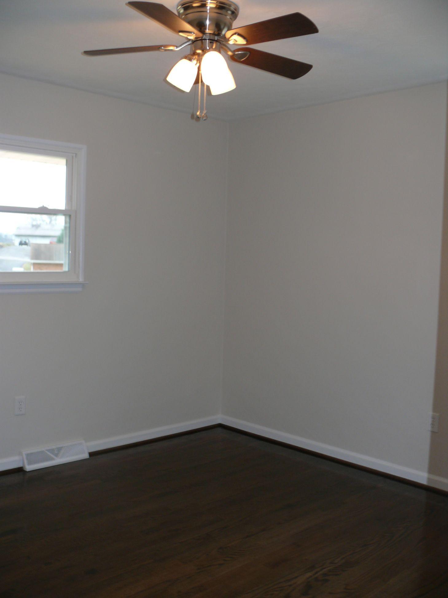 761 Kenyon Road Vinton, VA 24179 - Photo 12 of 23 2016-02-02 03.15.59