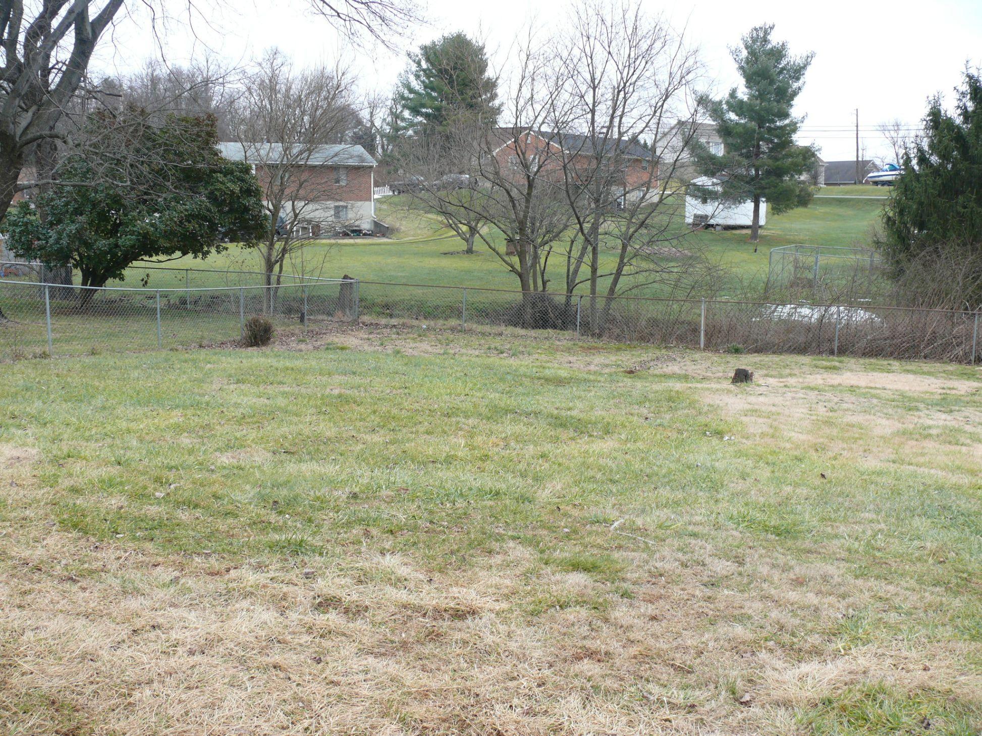 761 Kenyon Road Vinton, VA 24179 - Photo 22 of 23 2016-02-02 03.21.07