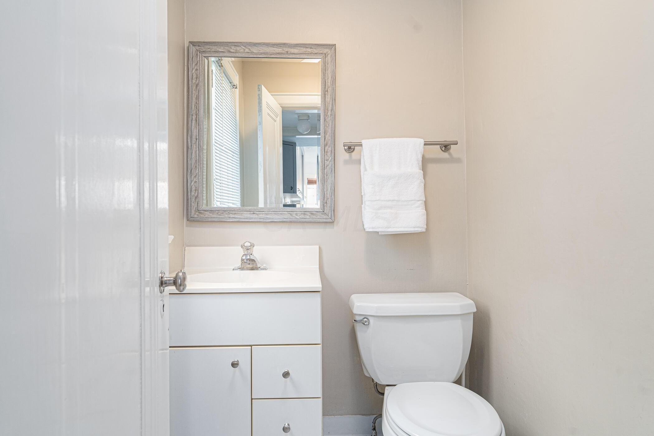 49 South Remington Road Columbus, OH 43209 - Photo 12 of 42 Half Bathroom