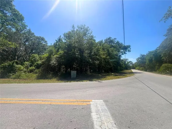a view of a tennis court