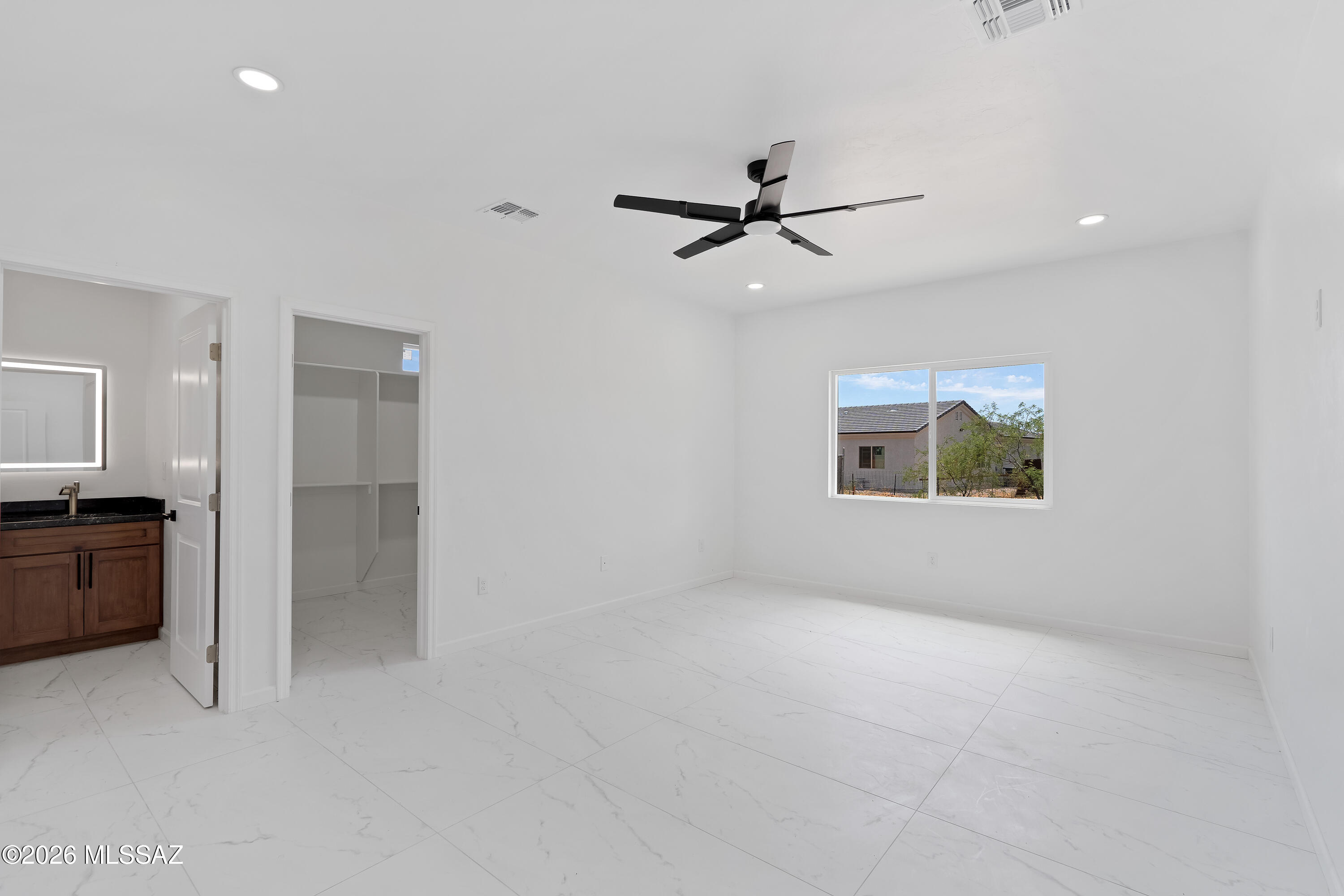 1708 Camino Rivera Rio Rico, AZ 85648 - Photo 16 of 29 2 Interiors-12