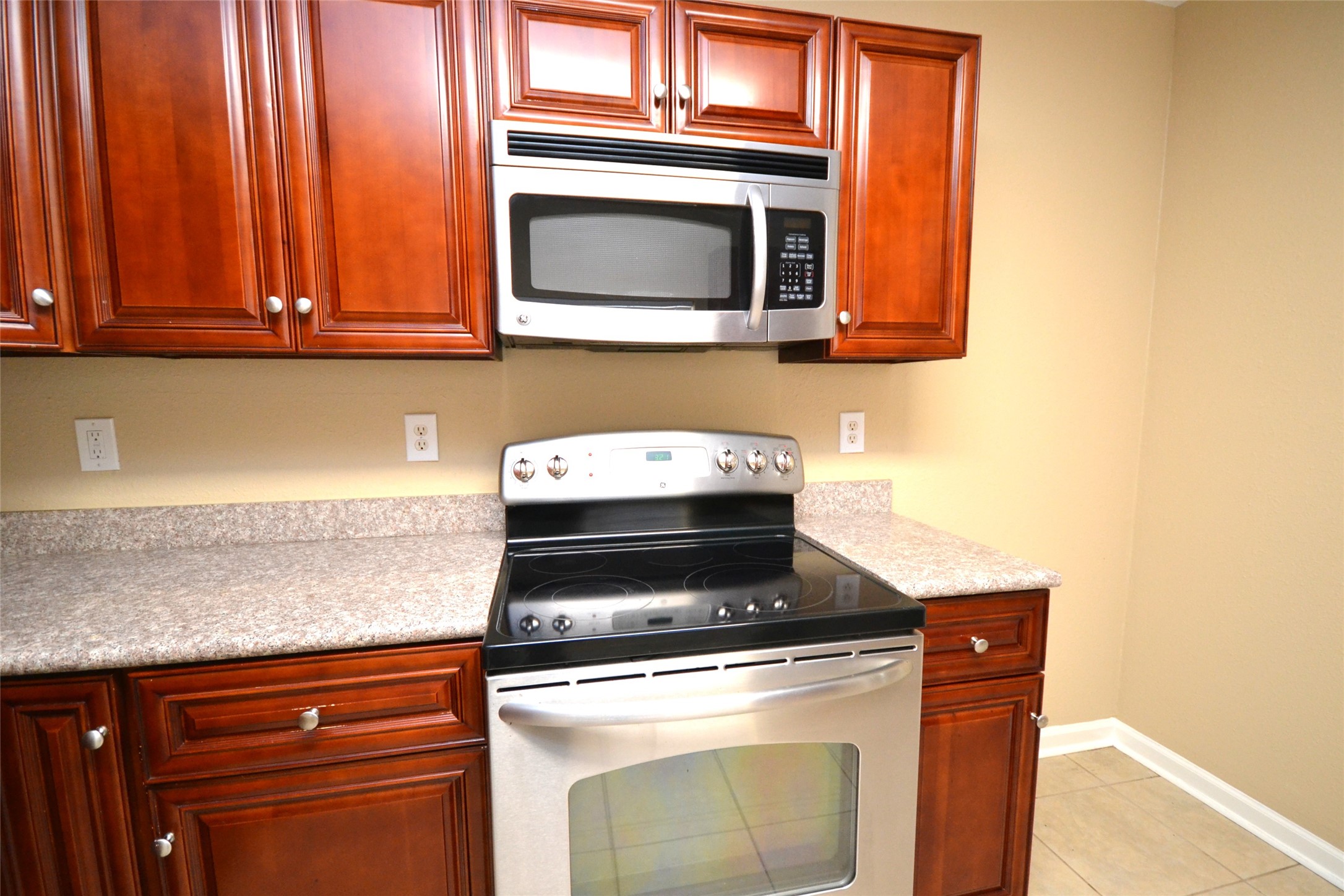 7107 Leader Street Houston, TX 77074 - Photo 11 of 32