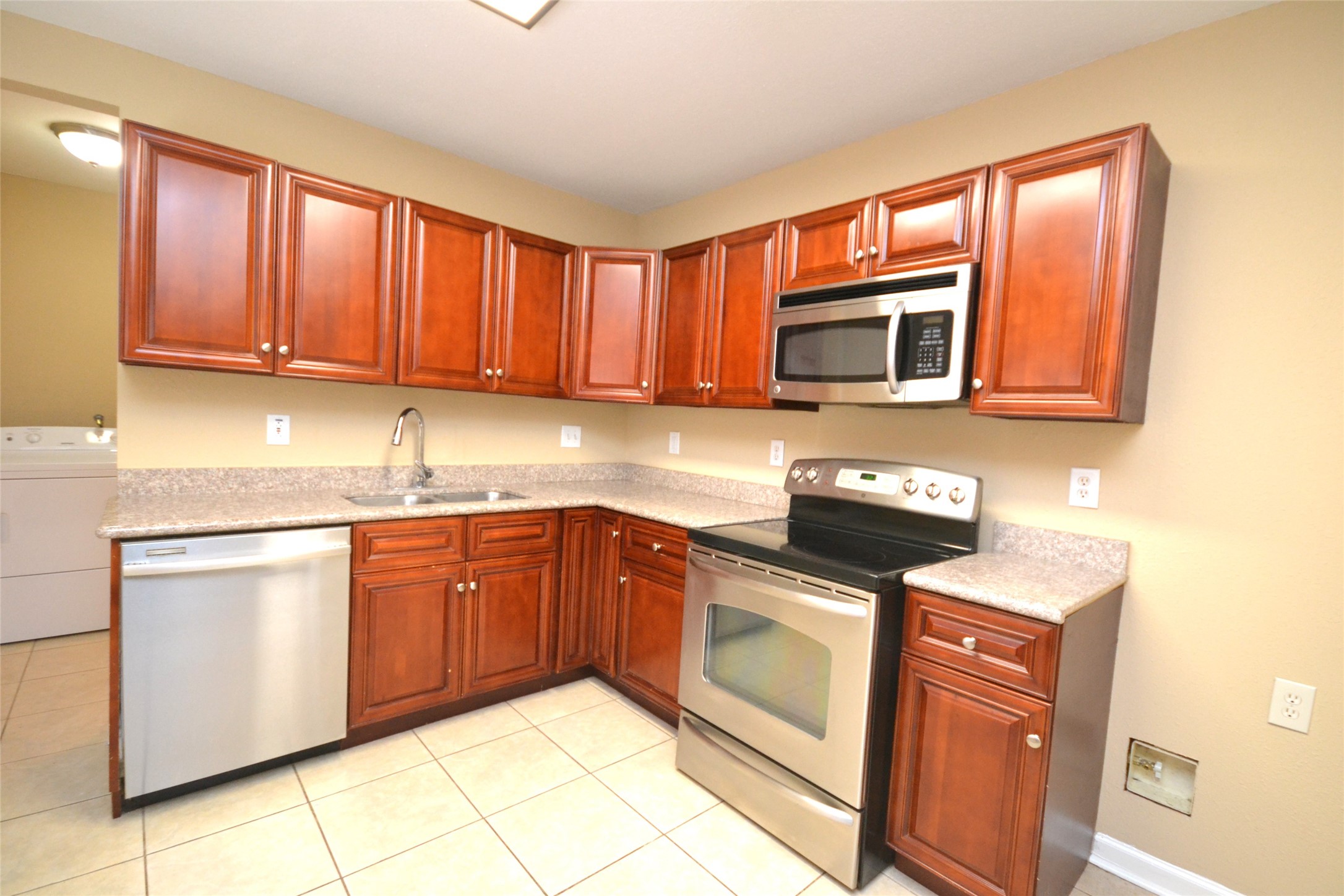 7107 Leader Street Houston, TX 77074 - Photo 14 of 32