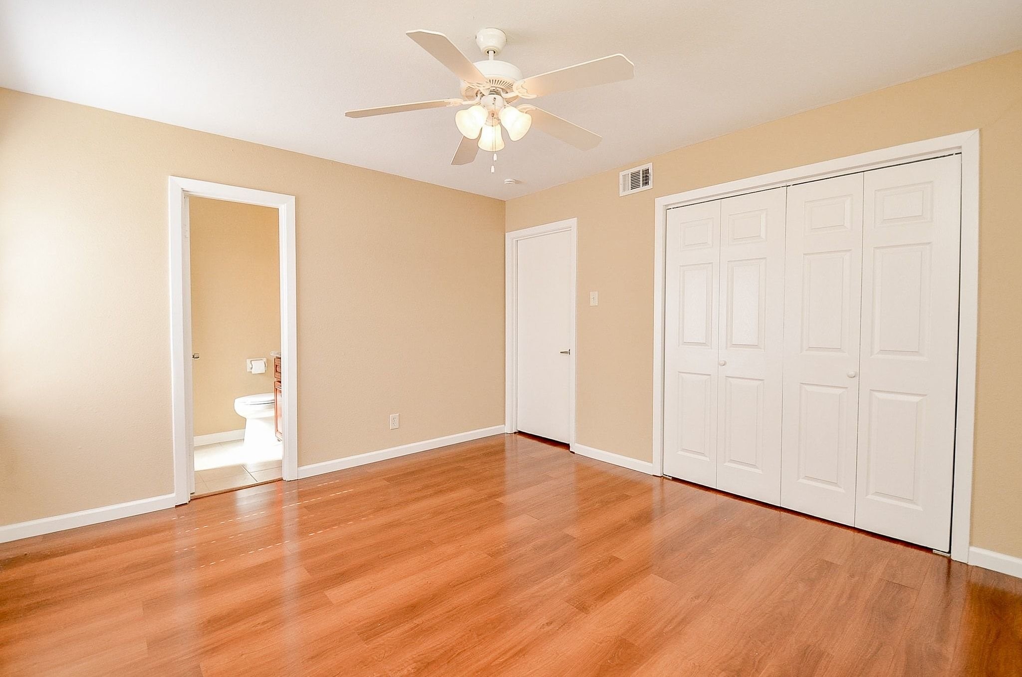 7107 Leader Street Houston, TX 77074 - Photo 17 of 32