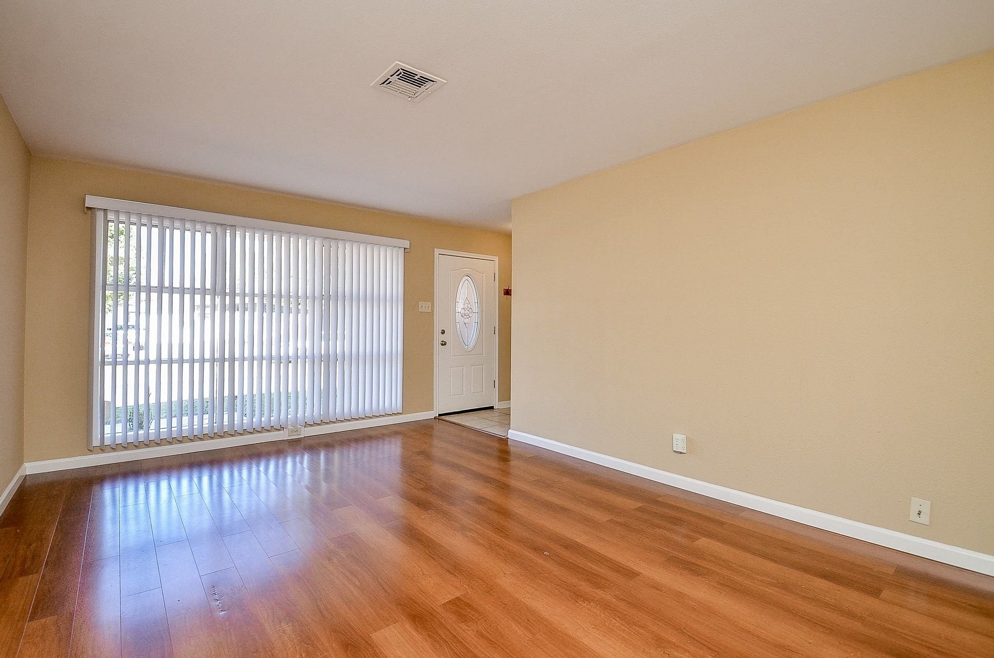 7107 Leader Street Houston, TX 77074 - Photo 7 of 32