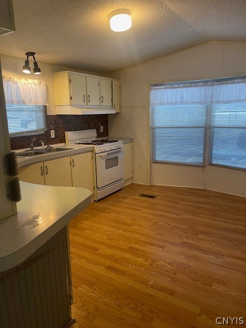 2284 Co Rt 37 Central Square, NY 13036 - Photo 5 of 22