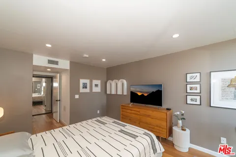 $749,000 | 4275 Vía Arbolada, Unit 203, Los Angeles, CA 90042