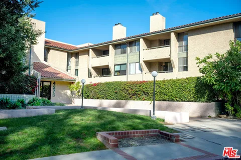$749,000 | 4275 Vía Arbolada, Unit 203, Los Angeles, CA 90042