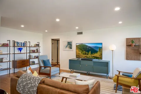 $749,000 | 4275 Vía Arbolada, Unit 203, Los Angeles, CA 90042