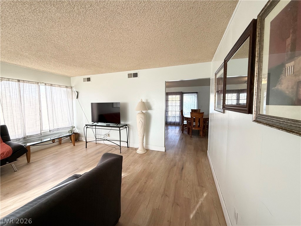 2126 Rawhide Street Las Vegas, NV 89119 - Photo 3 of 27