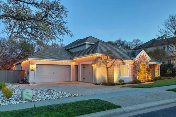 $949,900 | 3835 Deer Ridge Lane, Auburn, CA 95602