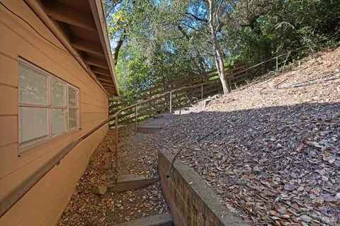$649,000 | 815 Dry Creek Road, Healdsburg, CA 95448