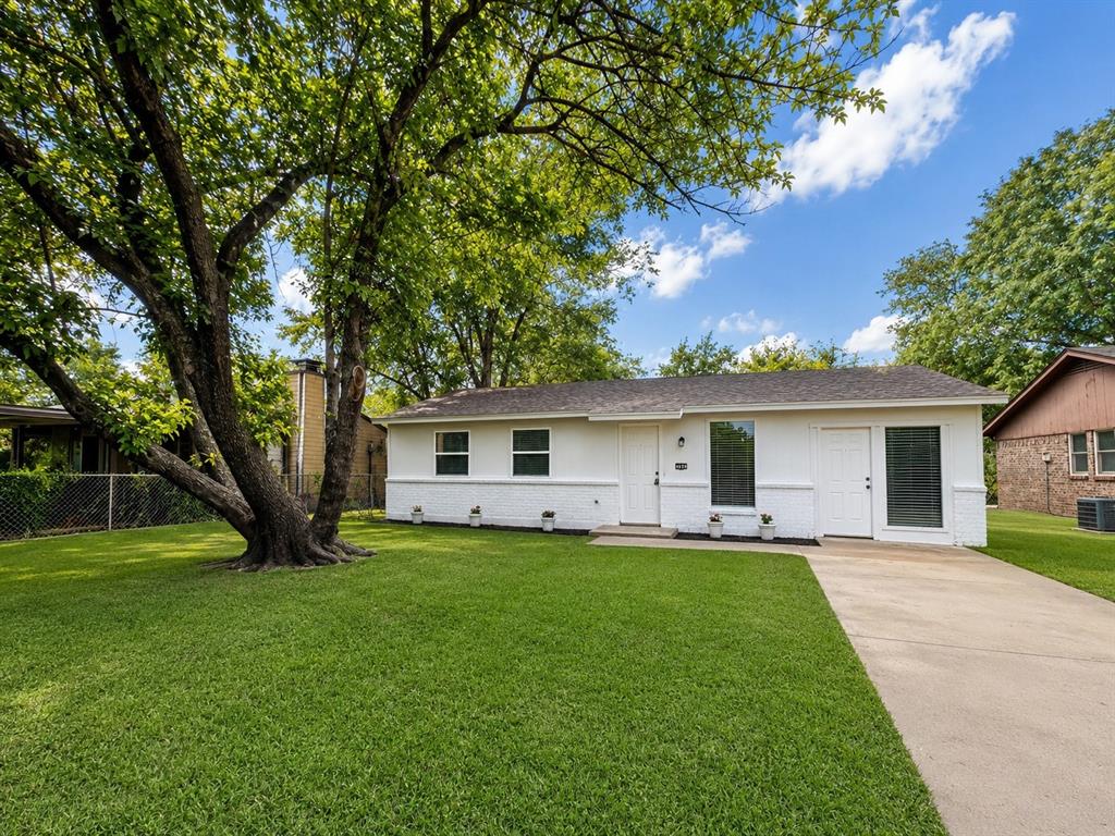 303 Mansfield Road Cleburne, TX 76031 - Photo 1 of 22