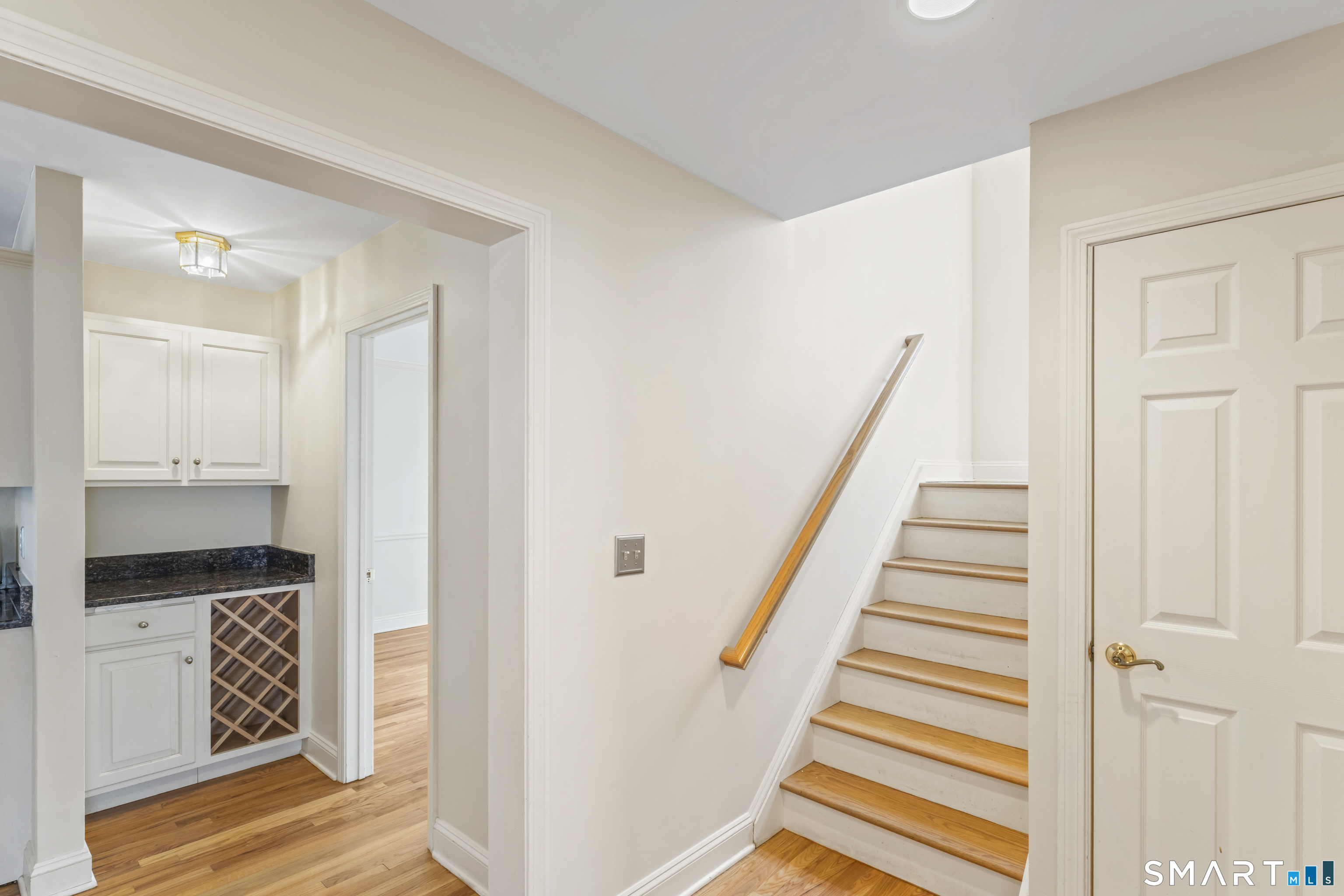 35 Aarons Court Ridgefield, CT 06877 - Photo 16 of 40 Butlers Pantry