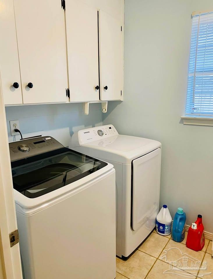 5705 Admiral Doyle Road Pensacola, FL 32506 - Photo 21 of 32 a utility room with dryer and washer