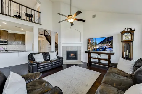 $675,000 | 128 West Adelanta Place, Round Rock, TX 78681