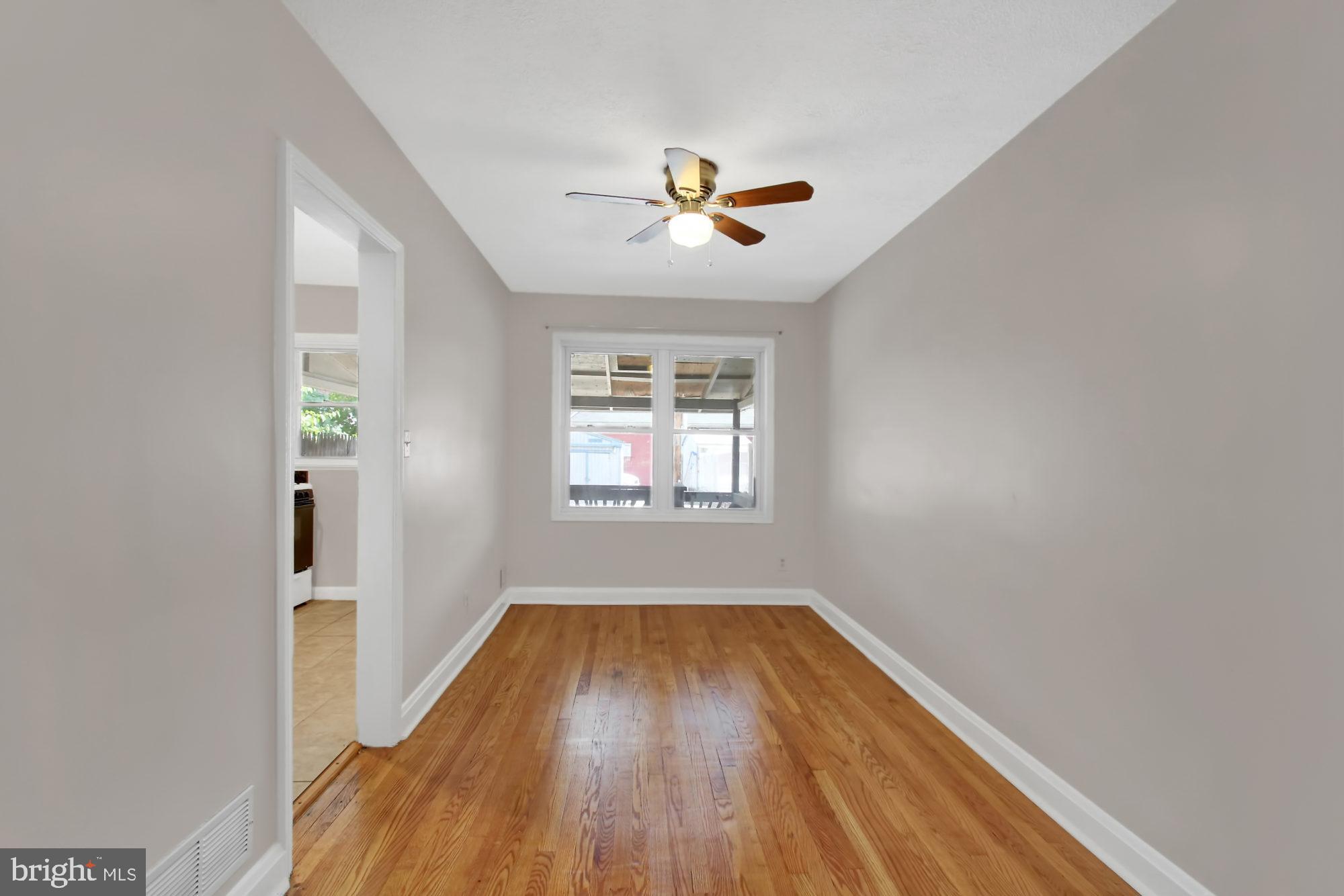 27 Hawthorne Road Baltimore, MD 21220 - Photo 5 of 25