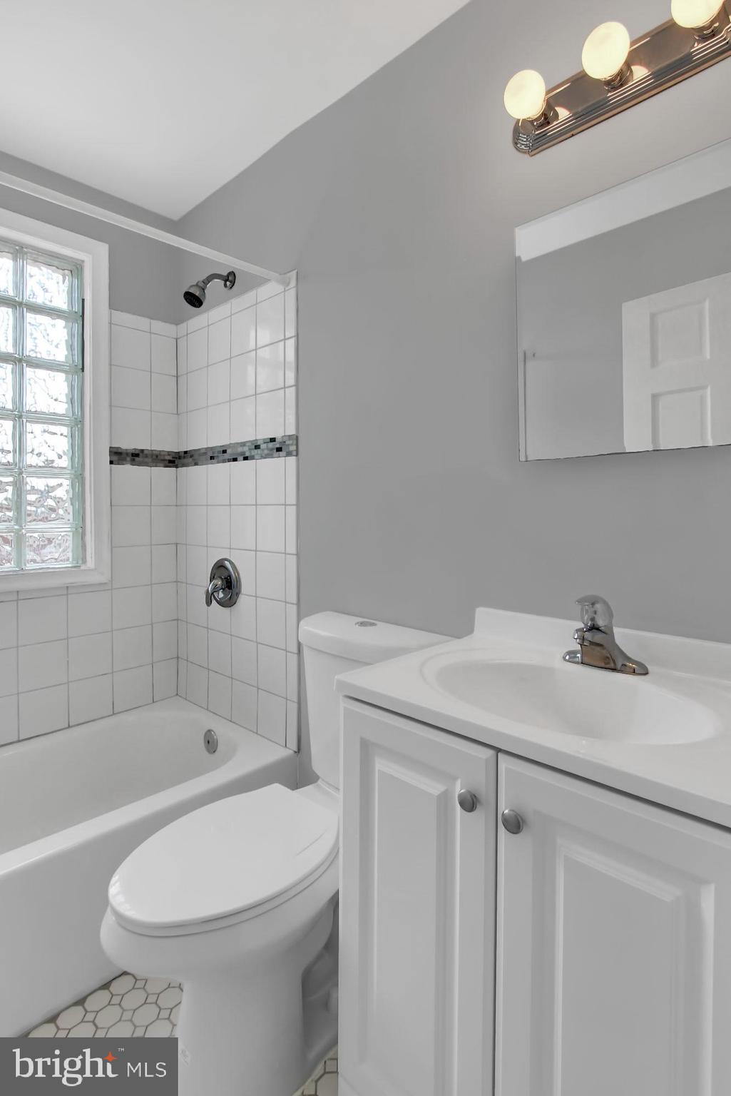 27 Hawthorne Road Baltimore, MD 21220 - Photo 10 of 25