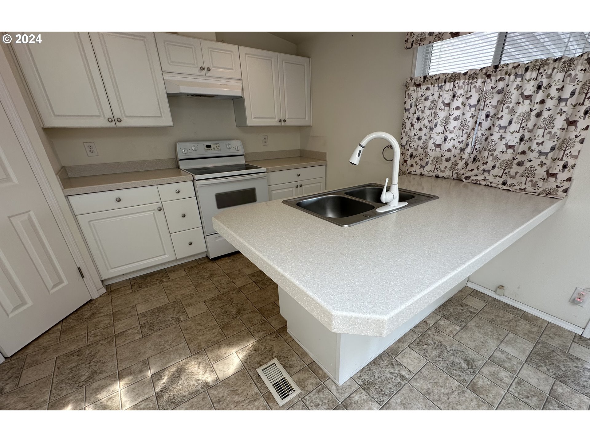 409 Shadow Ranch Lane Roseburg, OR 97470 - Photo 5 of 27 Gallery Image 5