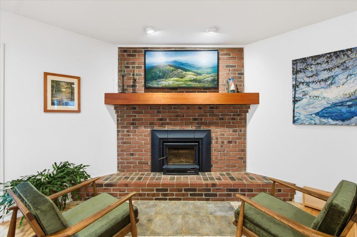 56 Temple Street Burlington, VT 05408 - Photo 11 of 59