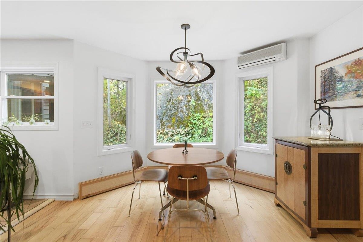 56 Temple Street Burlington, VT 05408 - Photo 12 of 59