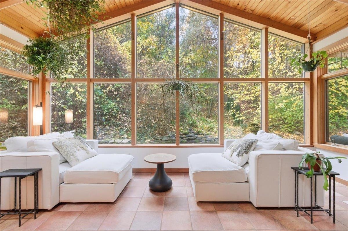 56 Temple Street Burlington, VT 05408 - Photo 14 of 59