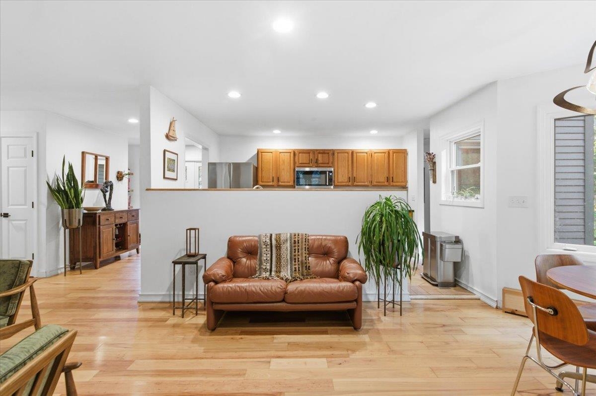 56 Temple Street Burlington, VT 05408 - Photo 9 of 59