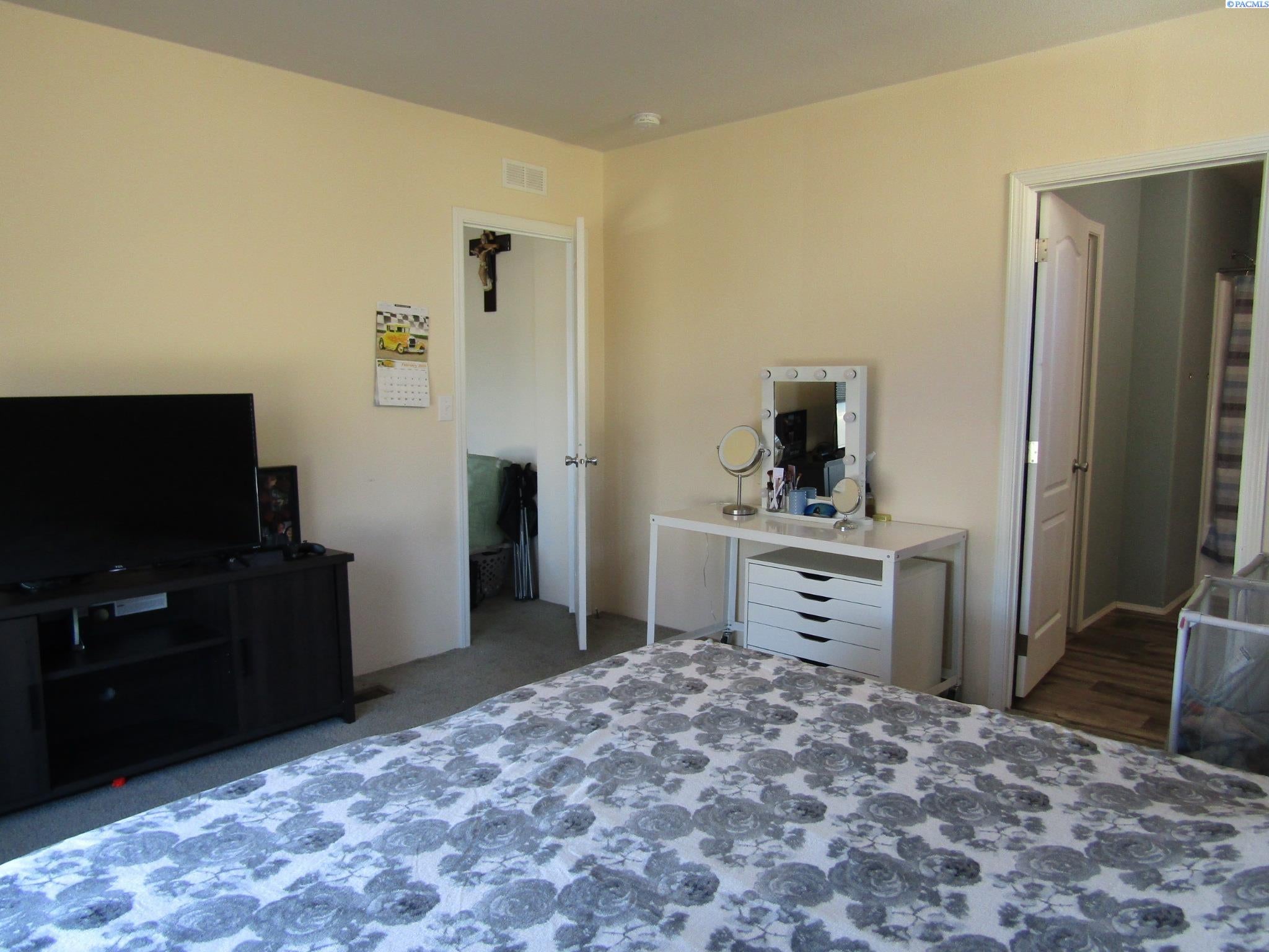 200802 East Game Farm Road Kennewick, WA 99337 - Photo 20 of 35 Gallery Image 20