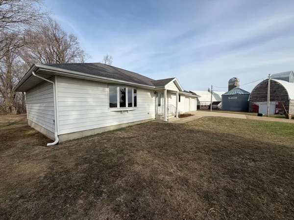 $499,900 | 16612 670th Avenue, Alden, MN 56009