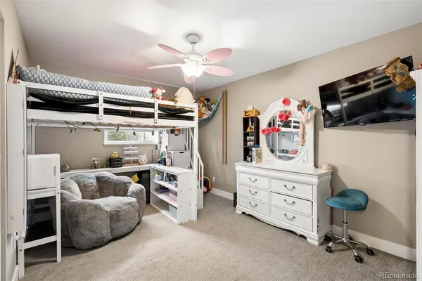 a view of livingroom with furniture