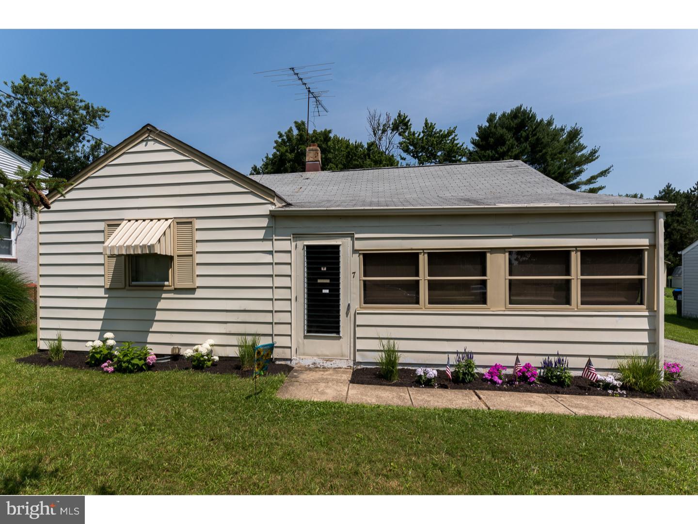 7 Locust Road Wilmington, DE 19808 - Photo 3 of 25 Gallery Image 3