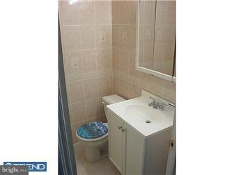 11829 Brandon Road Philadelphia, PA 19154 - Photo 8 of 12 Bathroom