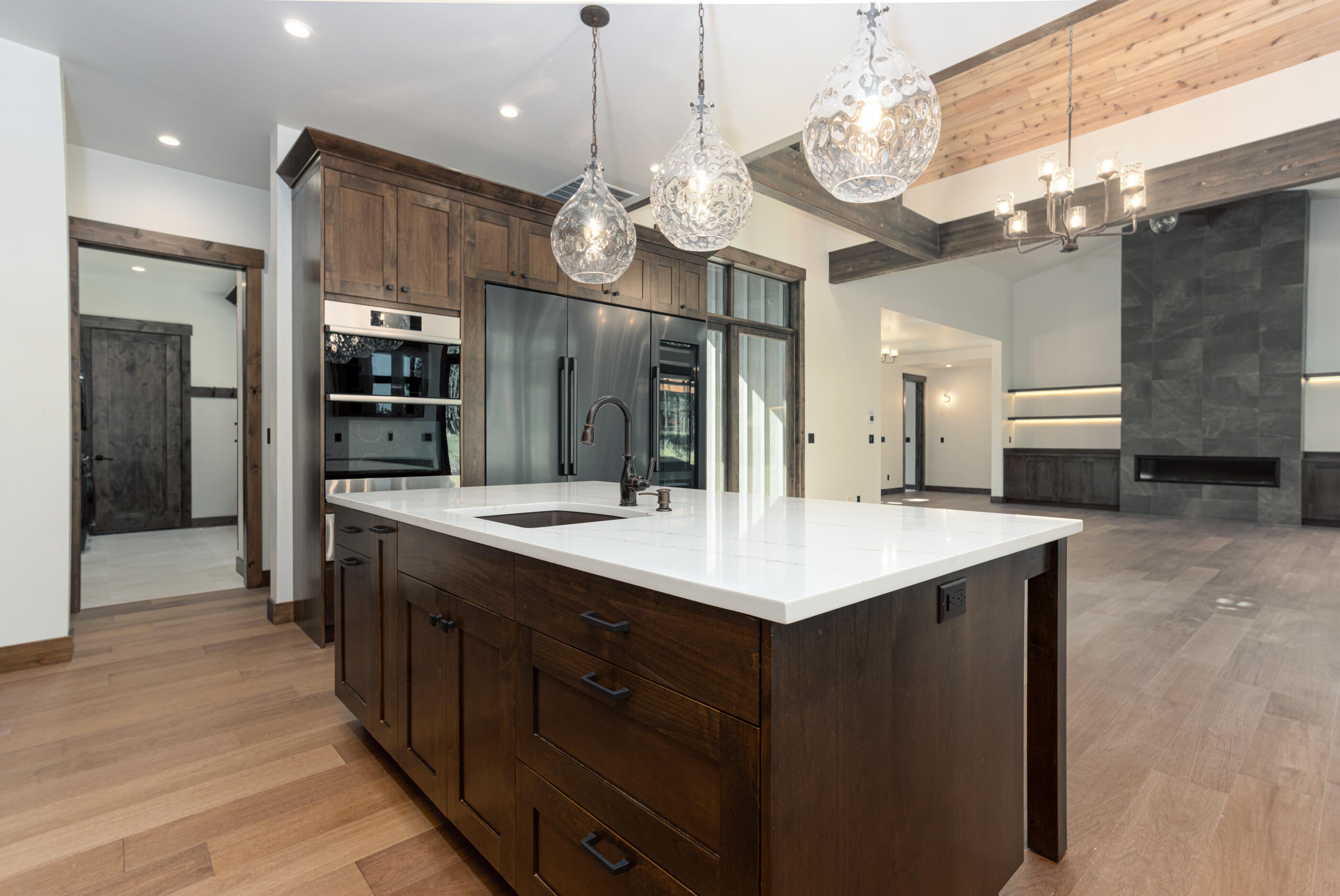 56593 Sunstone Loop, Unit 127 Bend, OR 97707 - Photo 14 of 46 Kitchen Island