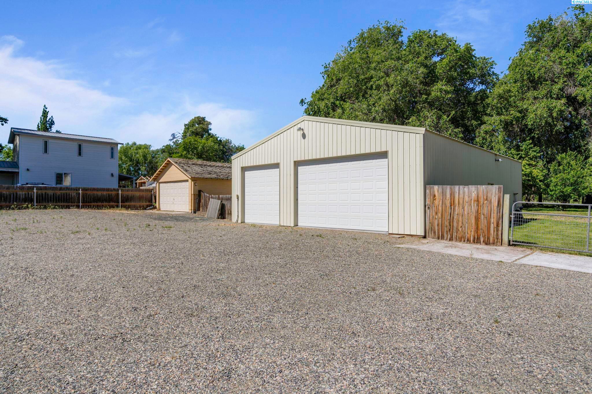 29304 South Gerards Road Kennewick, WA 99337 - Photo 3 of 47 Gallery Image 3