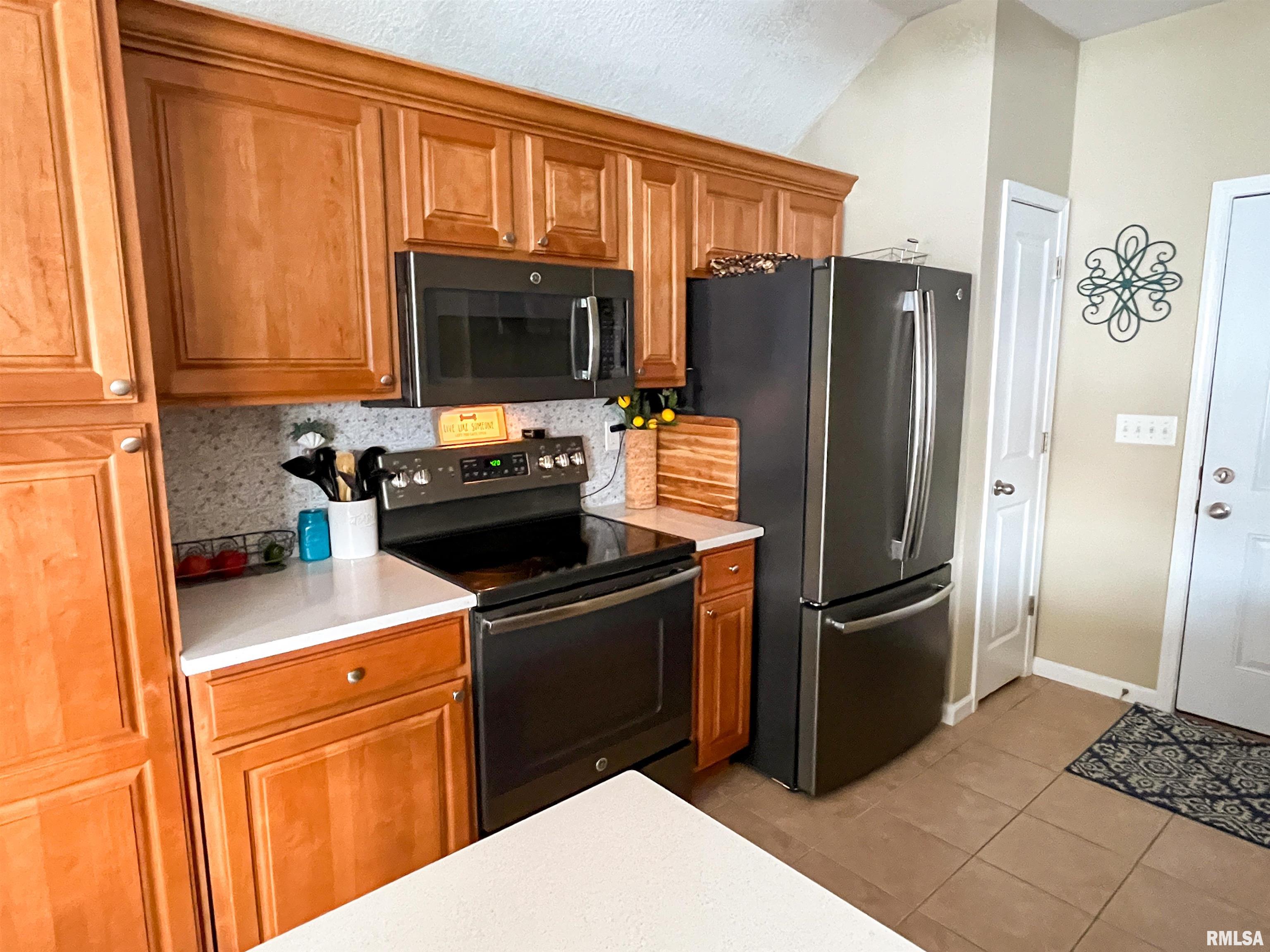 618 Brookfield Road Quincy, IL 62305 - Photo 12 of 41 Gallery Image 12