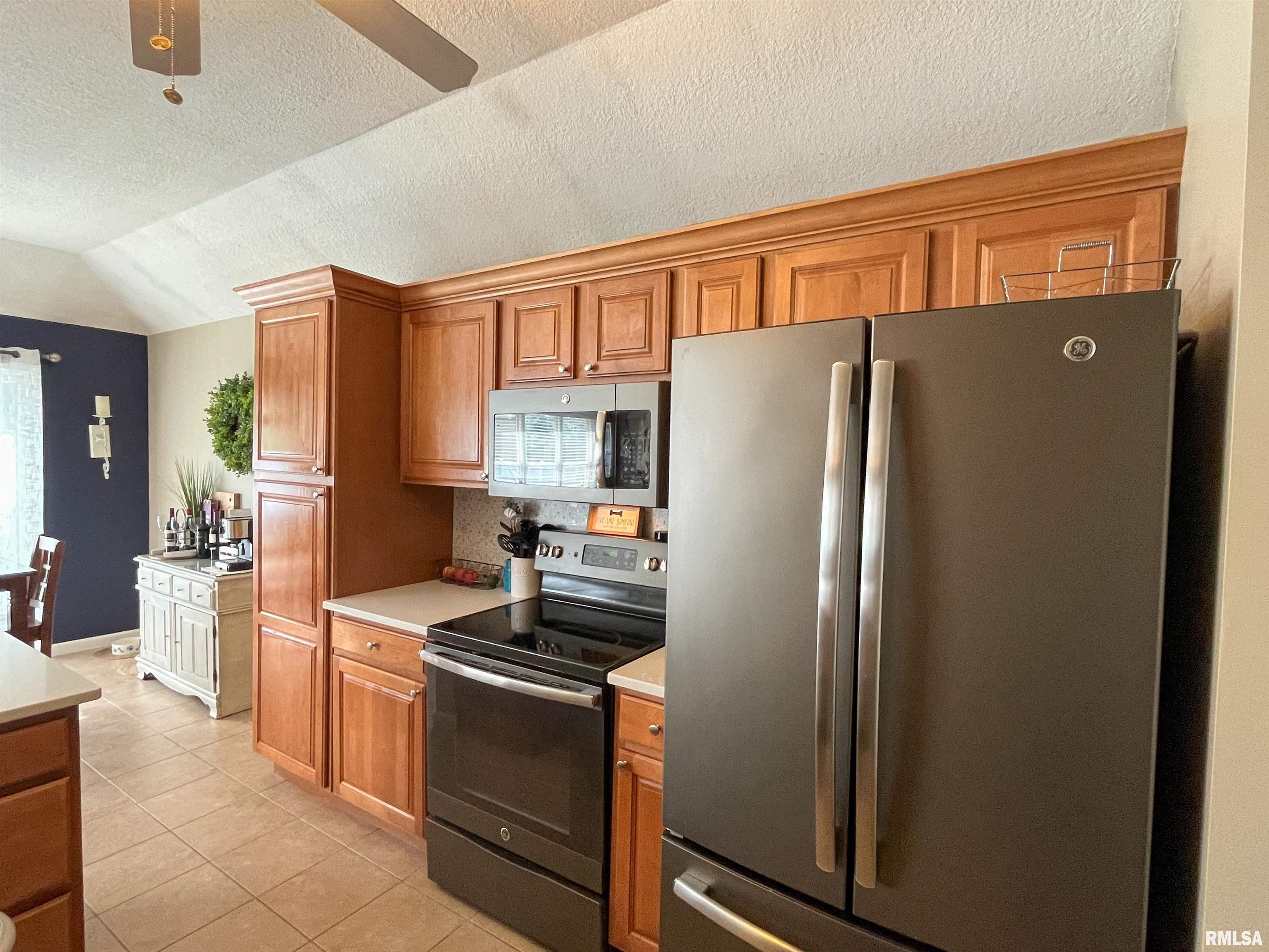 618 Brookfield Road Quincy, IL 62305 - Photo 13 of 41 Gallery Image 13