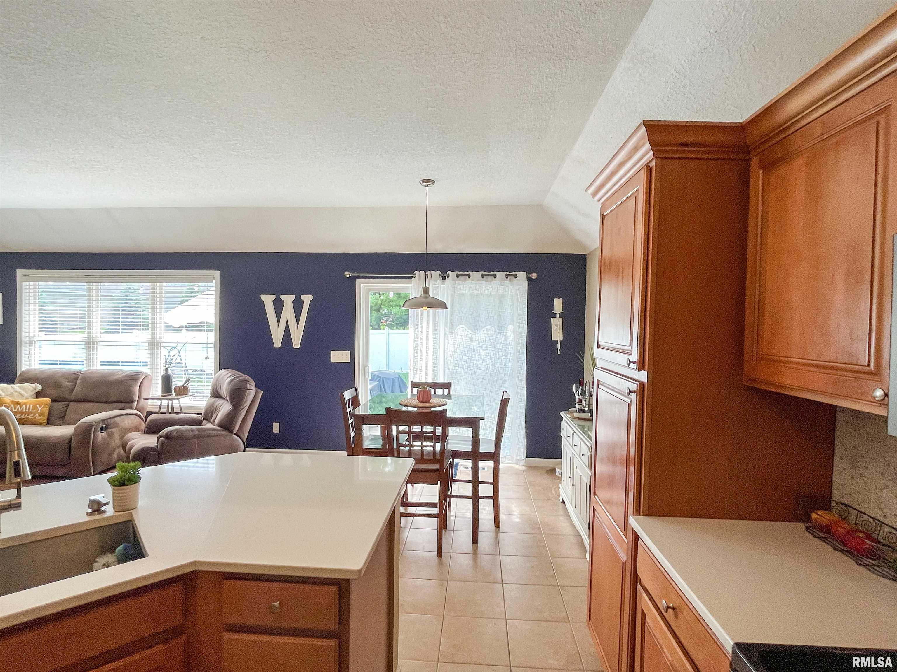 618 Brookfield Road Quincy, IL 62305 - Photo 14 of 41 Gallery Image 14