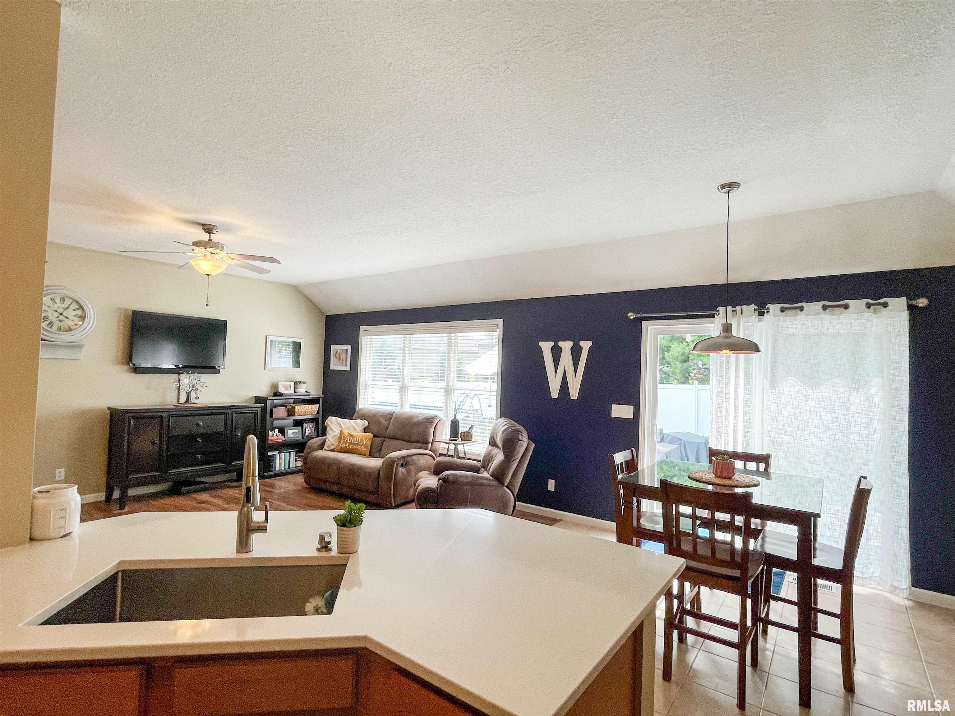 618 Brookfield Road Quincy, IL 62305 - Photo 15 of 41 Gallery Image 15