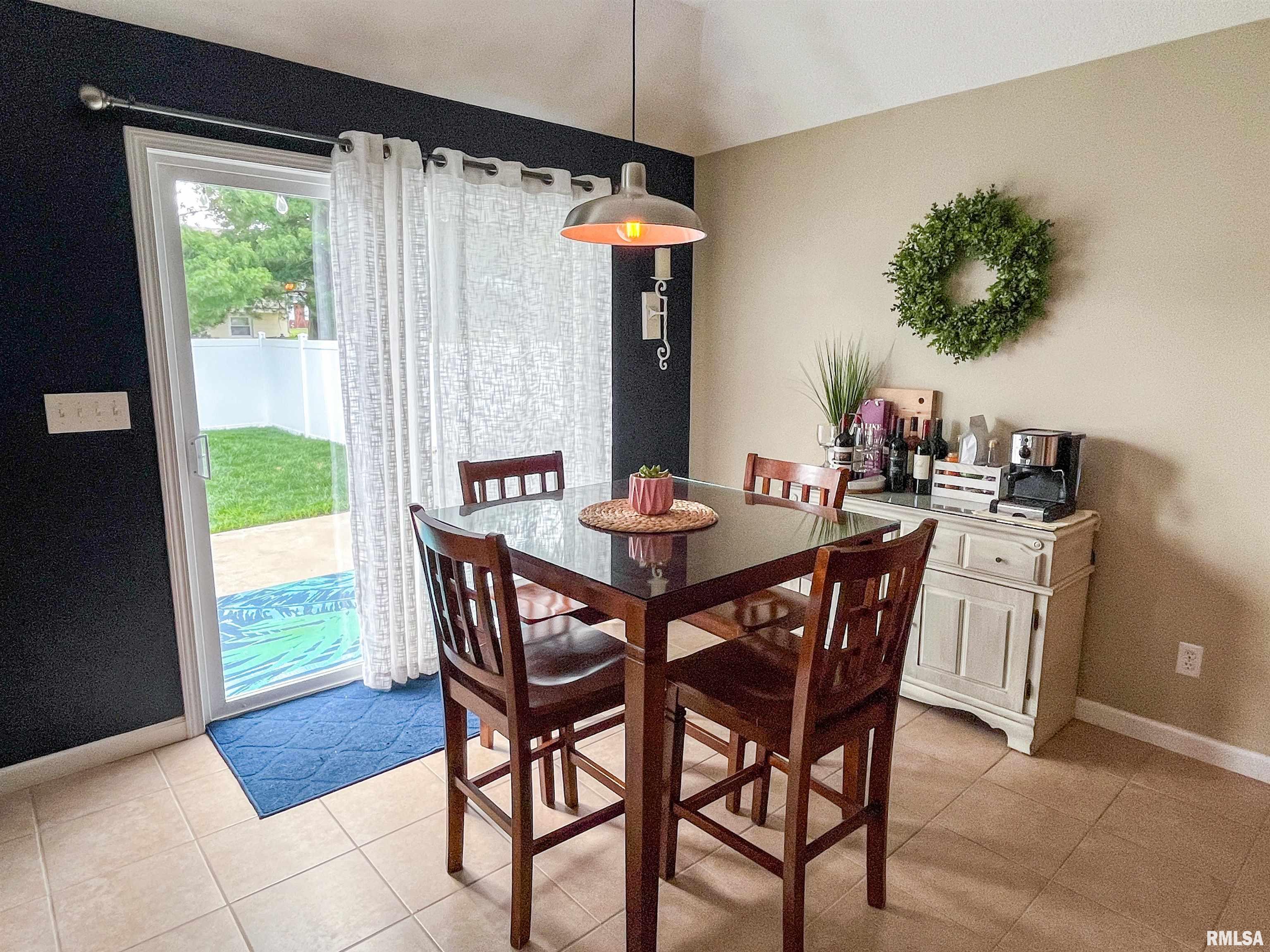 618 Brookfield Road Quincy, IL 62305 - Photo 16 of 41 Gallery Image 16
