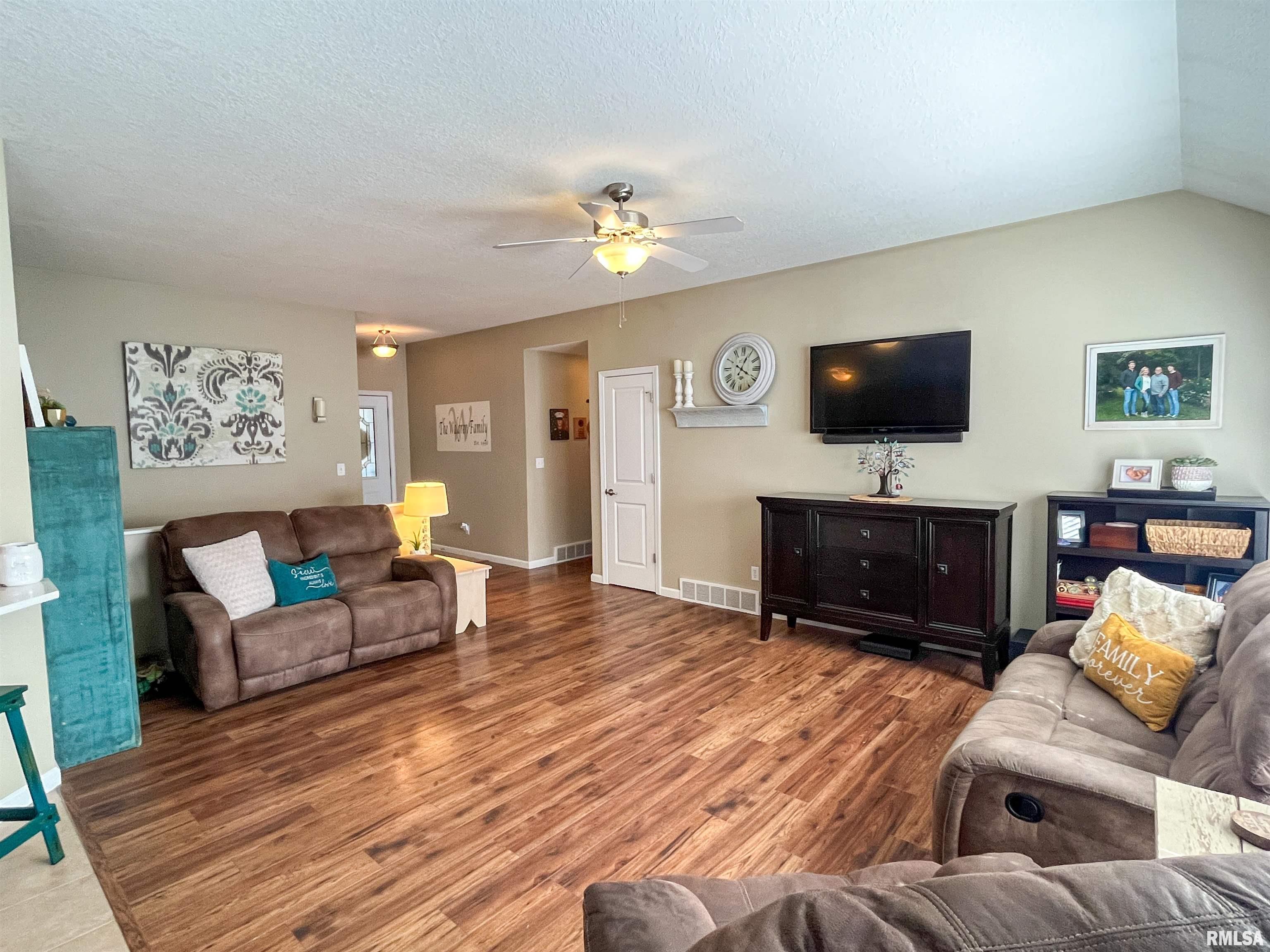 618 Brookfield Road Quincy, IL 62305 - Photo 19 of 41 Gallery Image 19
